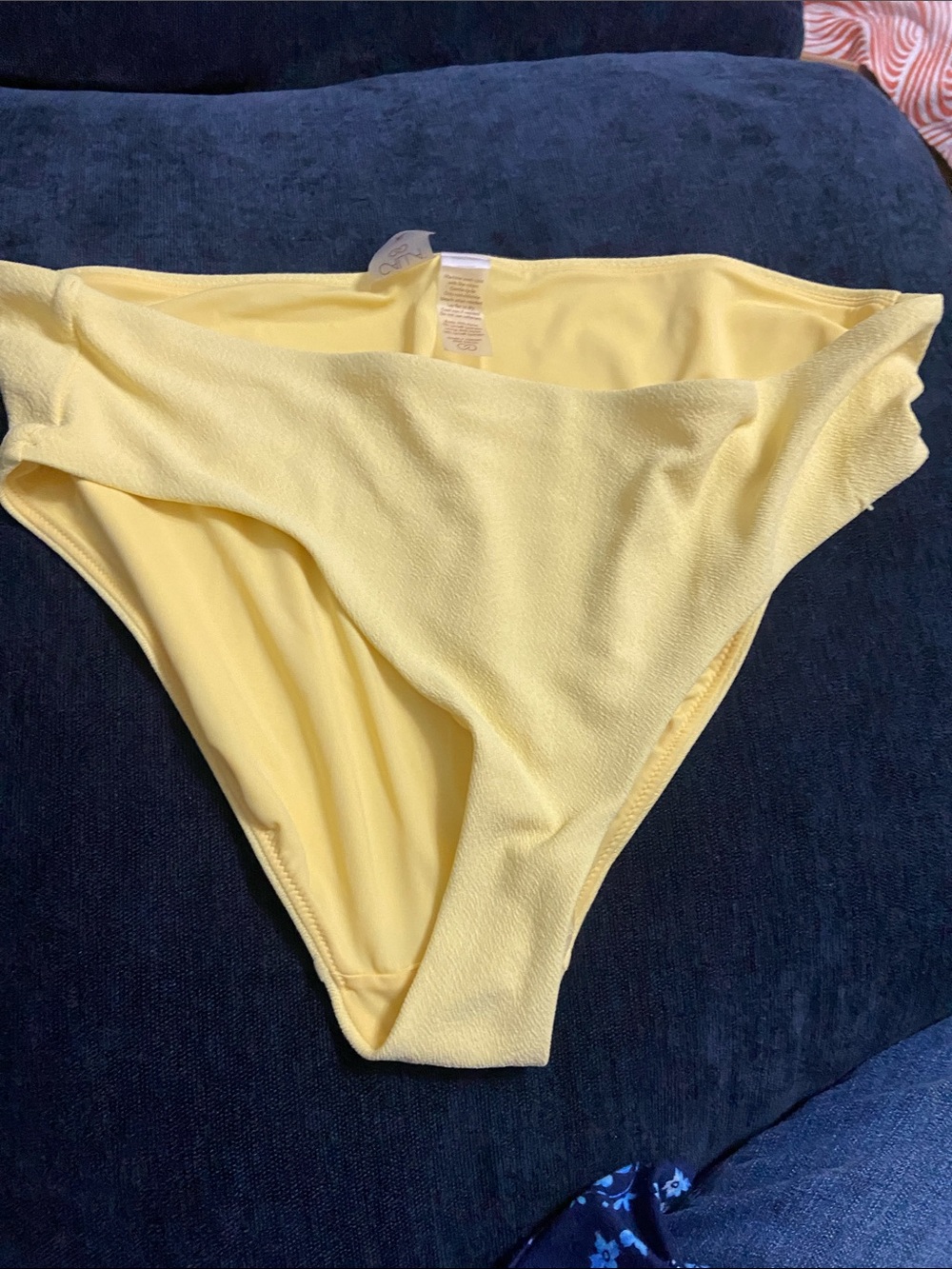 NWOT calla Pastel Yellow Swim Bottoms Size XL Bottoms only